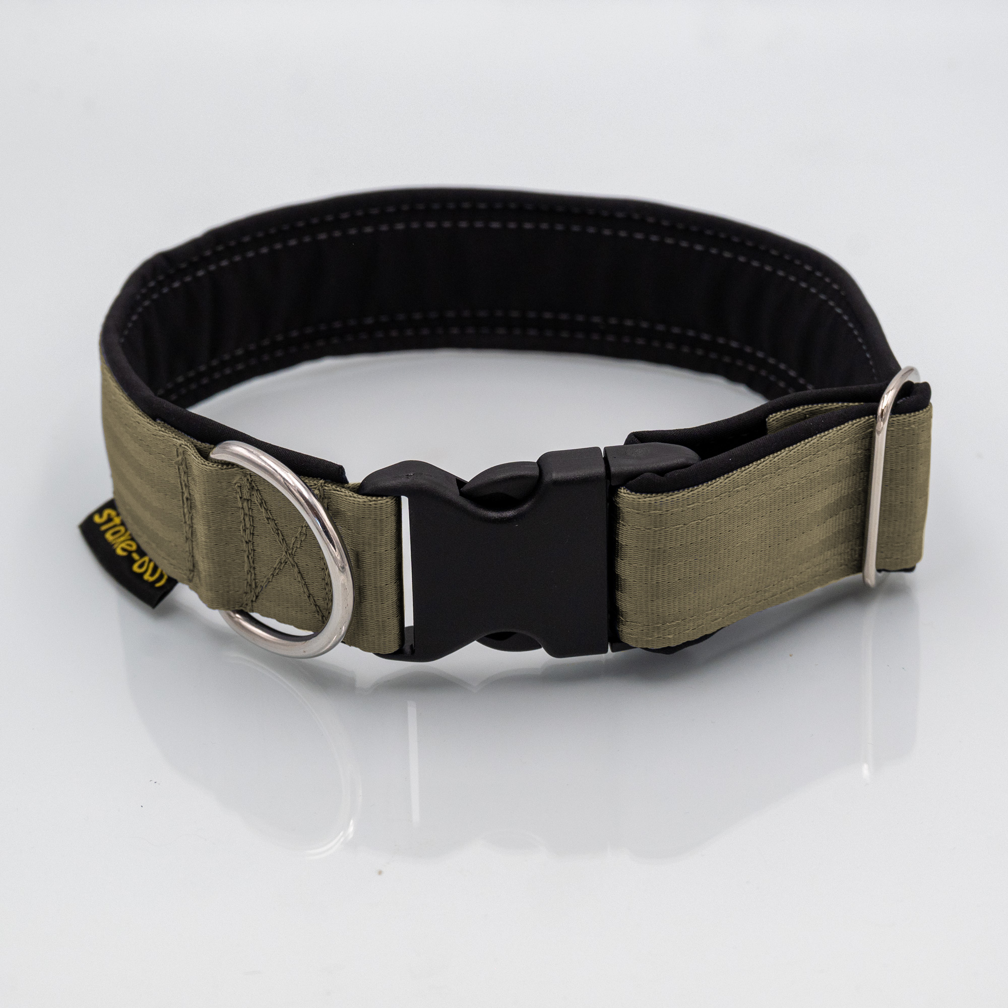 Detail Oliv/Schwarz Sicherheitsgurt-Hundehalsband Oliv/Schwarz – Detailansicht