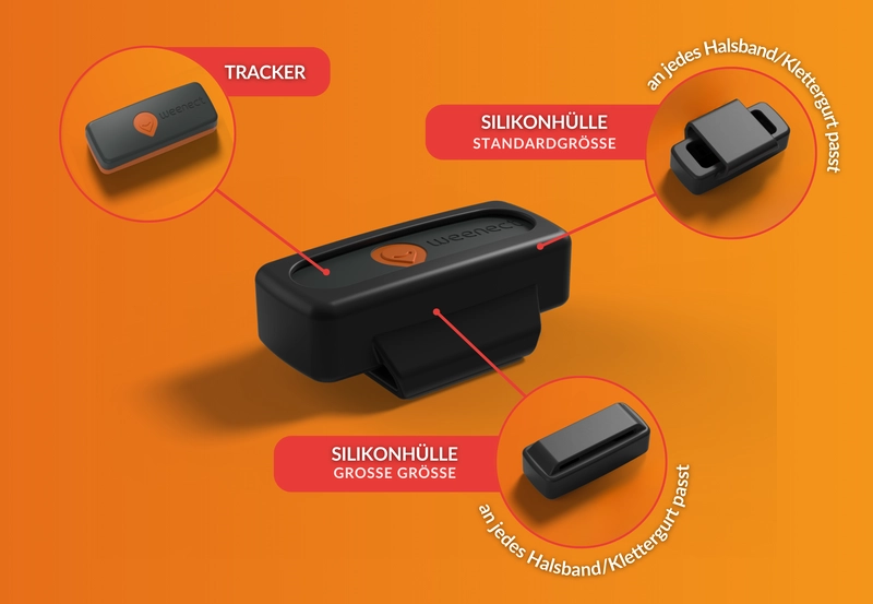 Weenect GPS-Tracker mit zwei schwarzen Silikonhüllen in unterschiedlicher Größe auf orangefarbenem Hintergrund
